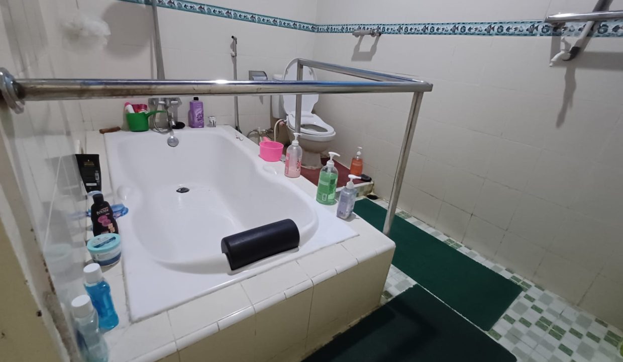 DIJUAL RUMAH BONUS KOLAM RENANG BUKIT LAMA PALEMBANG (9)