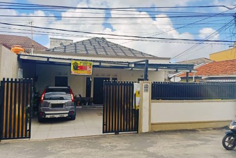 DIJUAL RUMAH MEWAH JALAN NATUNA SAMPING MANDIRI TOWER PALEMBANG (1)