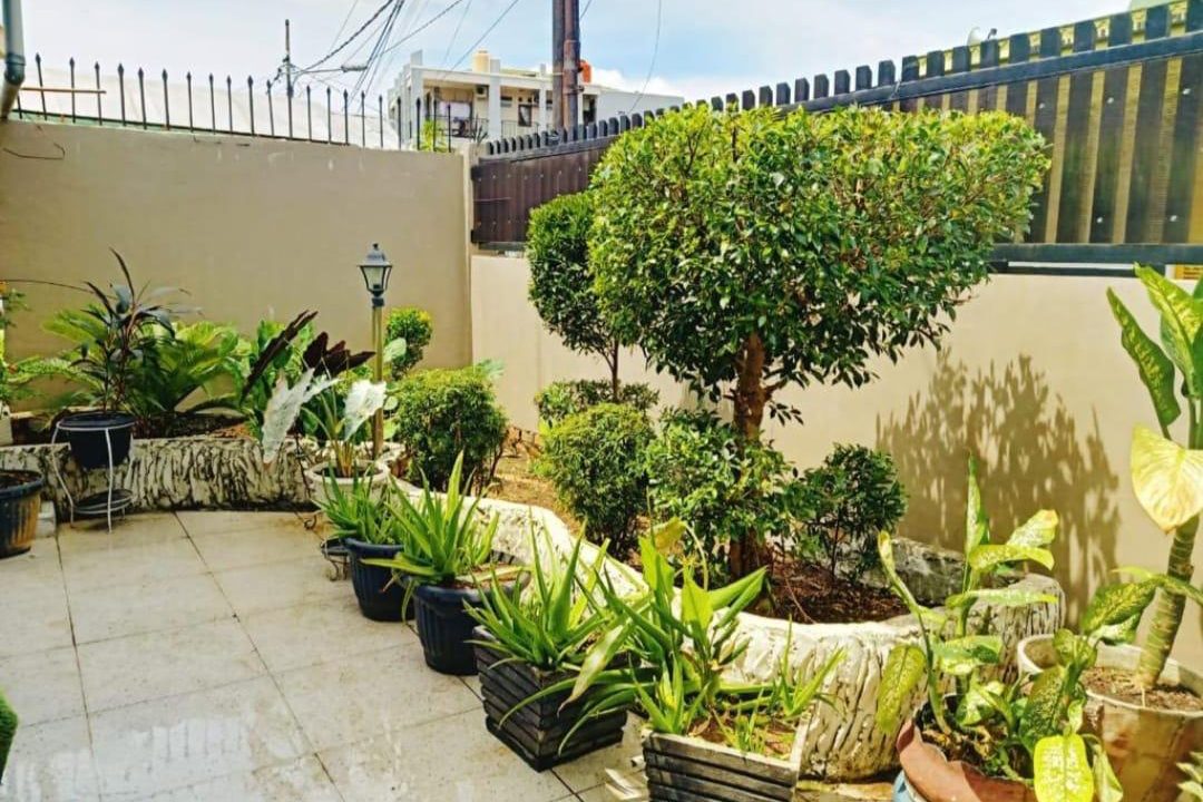 DIJUAL RUMAH MEWAH JALAN NATUNA SAMPING MANDIRI TOWER PALEMBANG (1,4)