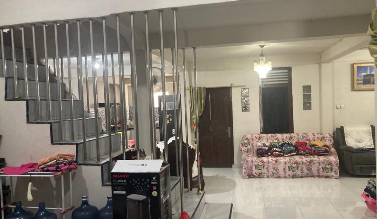 DIJUAL RUMAH MEWAH JALAN NATUNA SAMPING MANDIRI TOWER PALEMBANG (2)