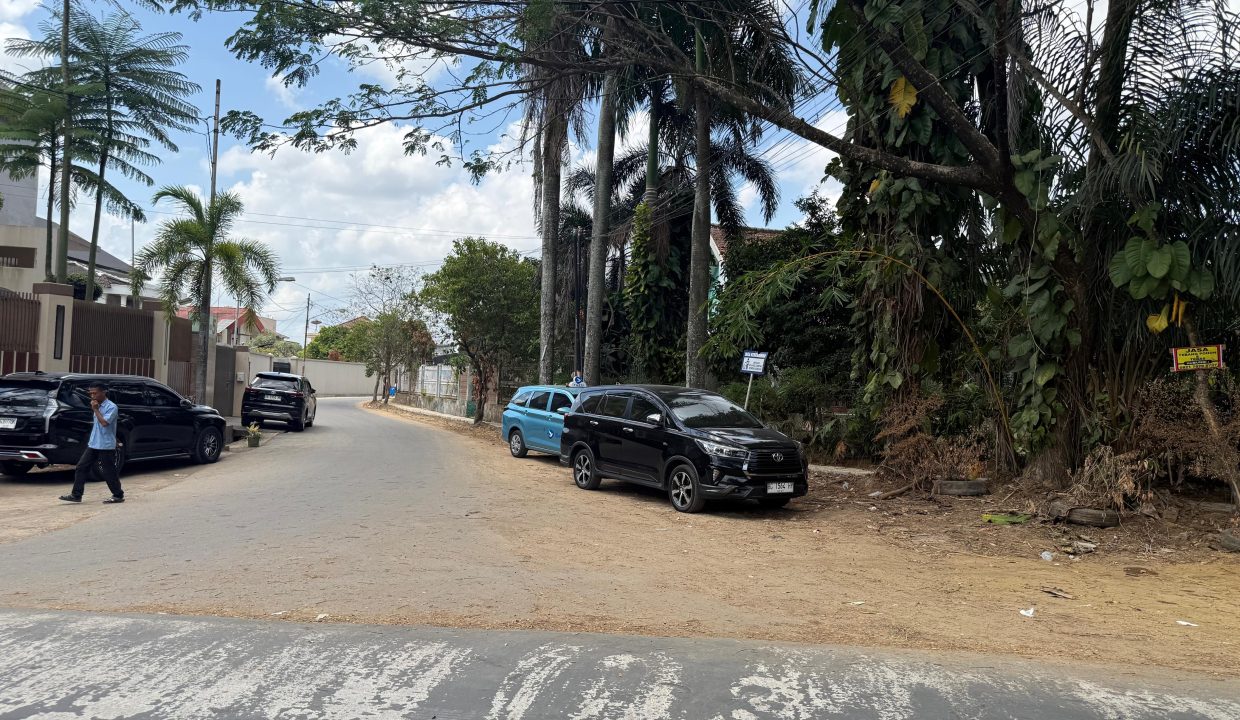 DIJUAL RUANG USAHA JALAN RIAU BUKIT BONUS RUMAH PALEMBANG (1,1)