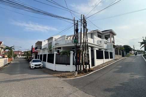 DIJUAL RUMAH HOOK JALAN ENIM DEMANG PALEMBANG (1)