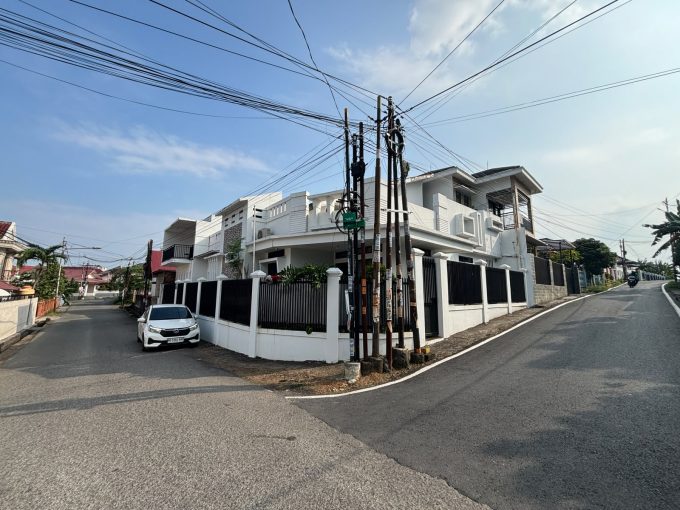 DIJUAL RUMAH HOOK JALAN ENIM DEMANG PALEMBANG (1)