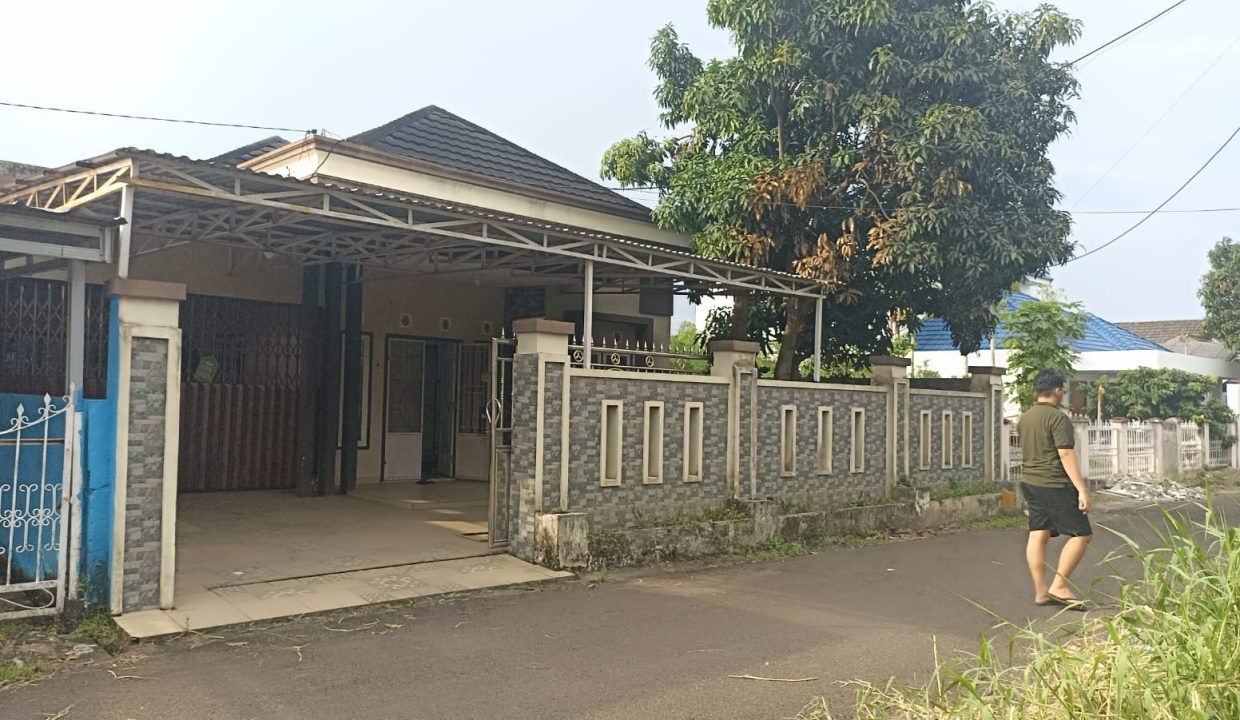 DIJUAL RUMAH KOMPLEK PUSRI SAKO PALEMBANG (1)