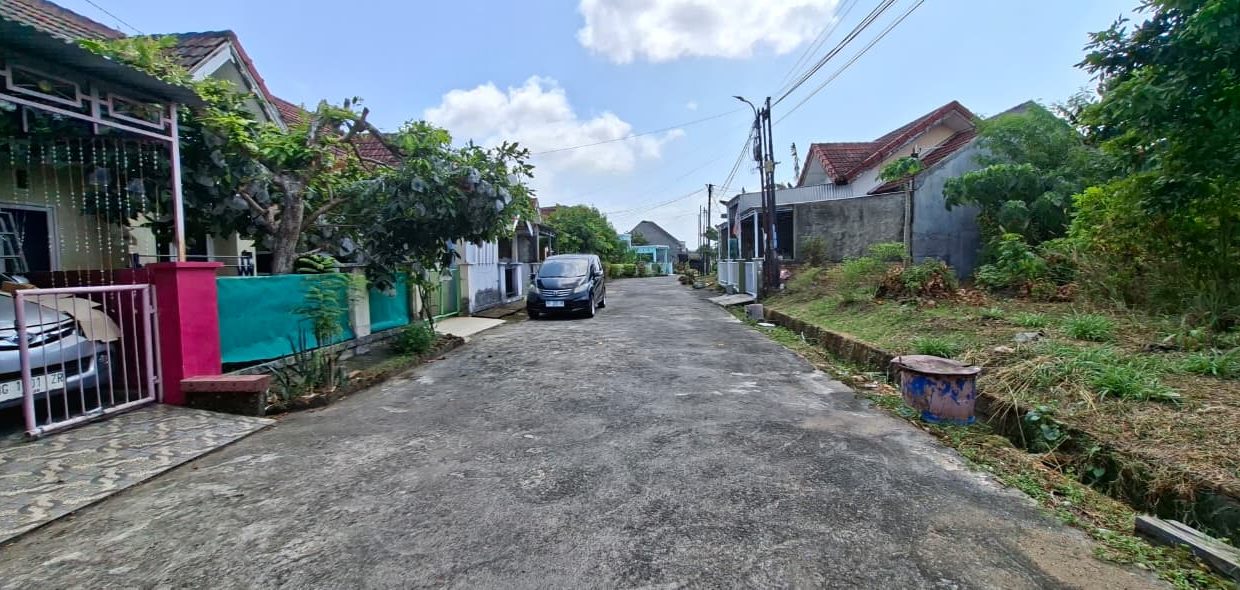 DIJUAL RUMAH KOMPLEK SENANG HATI (3)