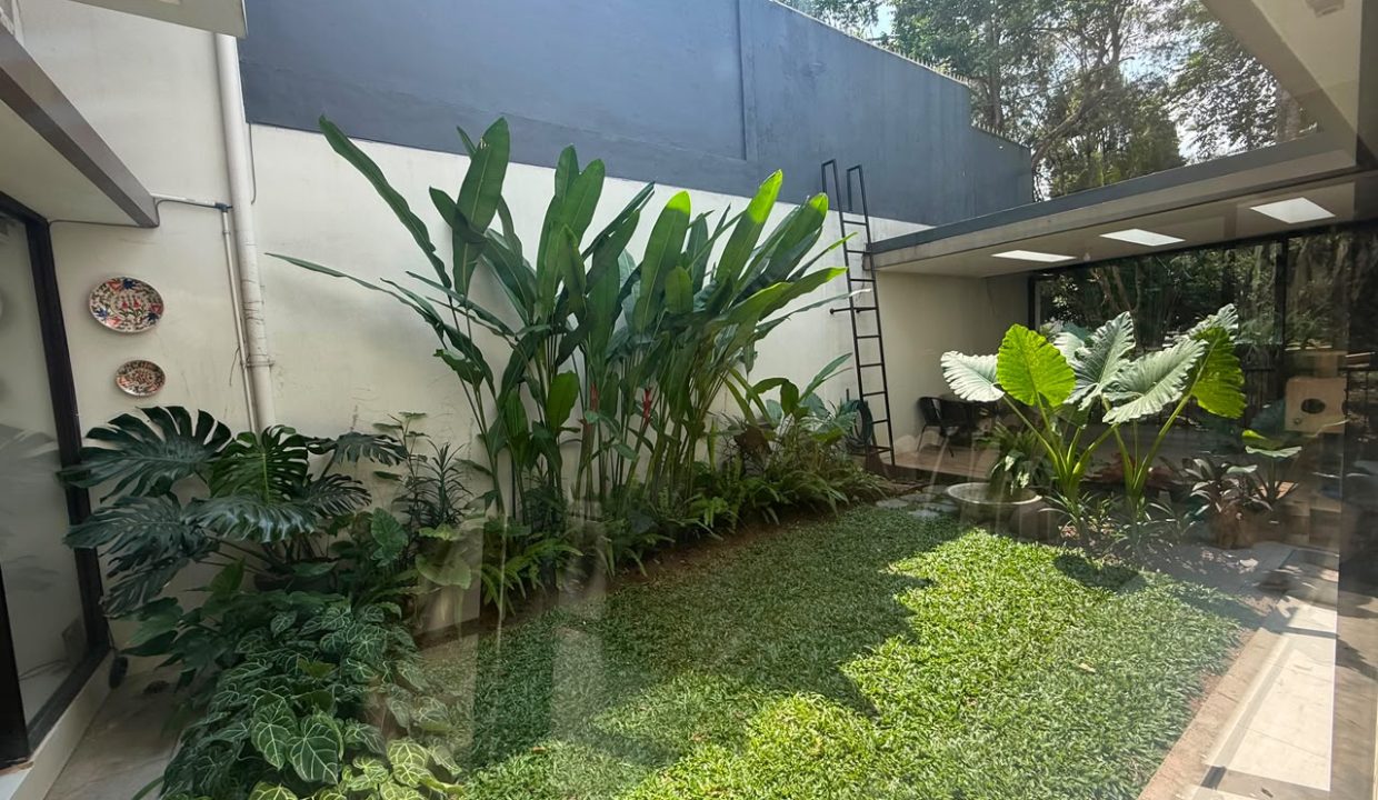 DIJUAL RUMAH MEWAH ORCHARD PARK PALEMBANG (30)