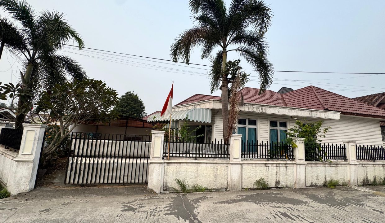 DIJUAL RUMAH HOOK JALAN YAYASAN 2 PALEMBANG (0,2)