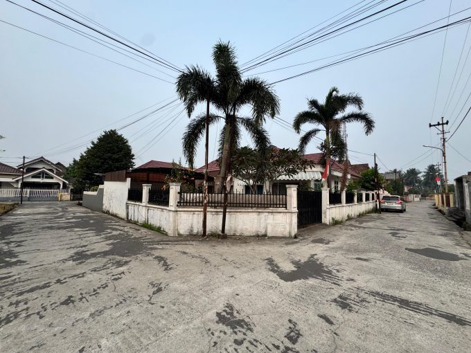 DIJUAL RUMAH HOOK JALAN YAYASAN 2 PALEMBANG (0,2)