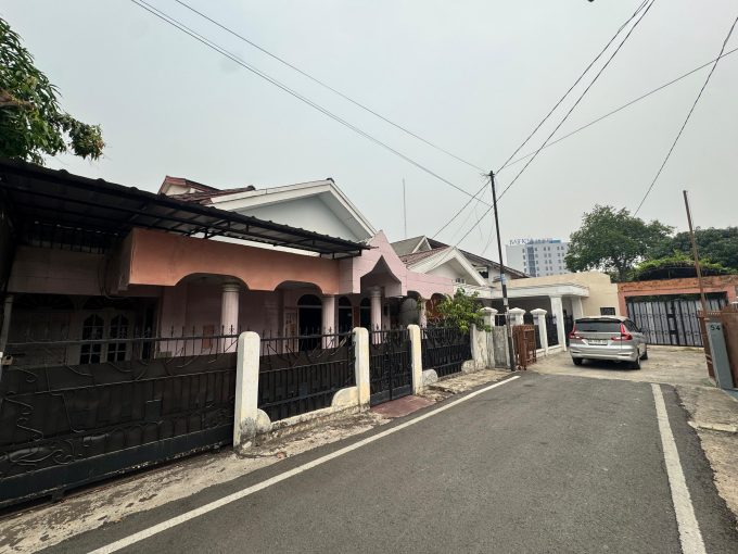 DIJUAL RUMAH TENGAH KOTA JALAN NATUNA KAPTEN A RIVAI PALEMBANG