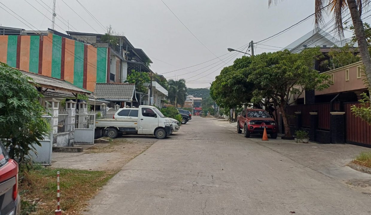DIJUAL RUMAH JALAN POM KAMPUS (1,7)