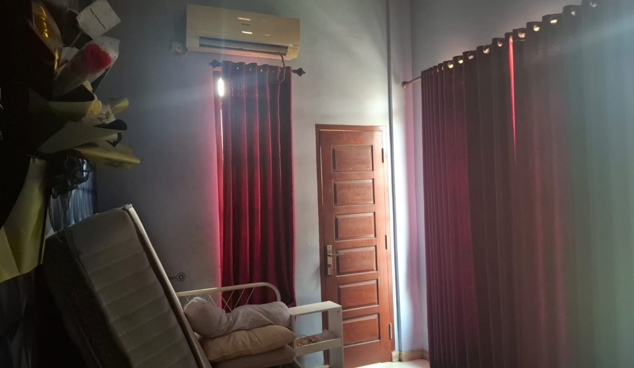 RUMAH KOMPLEK ARAFURU LEMBANG PALEMBANG (7)